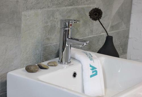 Hostal Beachwood Hotel And Spa At Maafushi