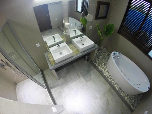 Hostal Beachwood Hotel And Spa At Maafushi