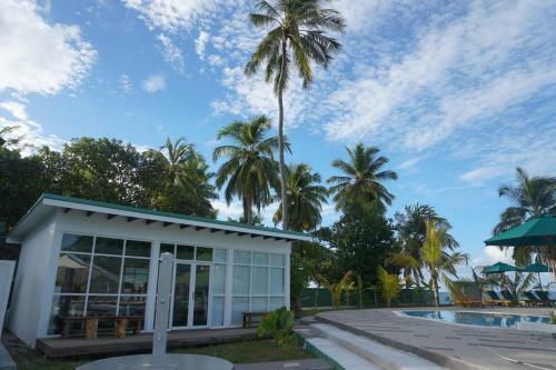 Hotel Equator Village Resort