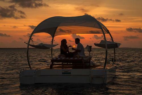 Hotel Hideaway Beach Resort & Spa