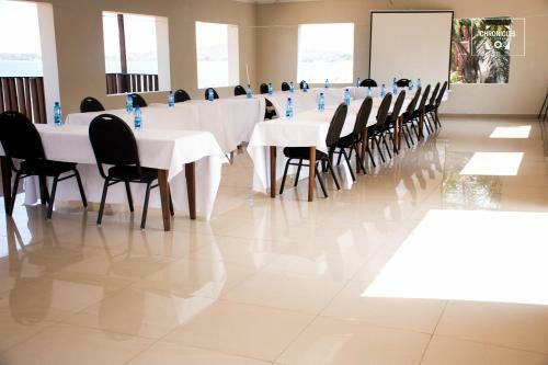 Hotel Mkunkhula Baobab Lodge
