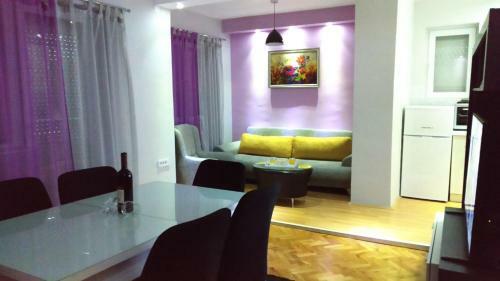 Apartment In Center