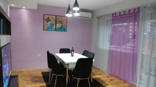 Apartment In Center