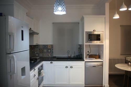 Apartamento Big Luxurious 2-bedroom Apt Jounieh
