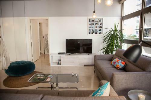 Gemmayze 1bd Apartment