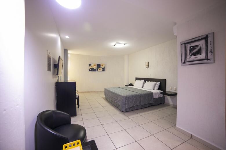 Rs Suites Hotel