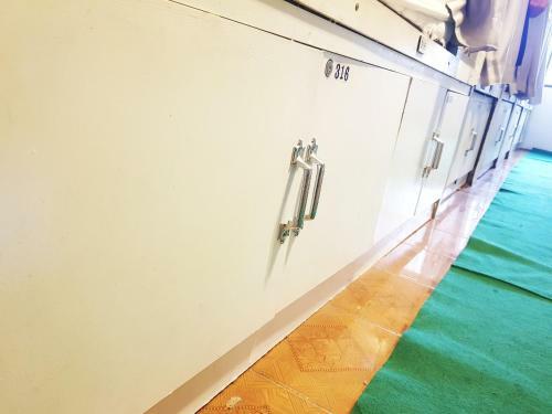 Green Box Capsule Hostel & Hotel