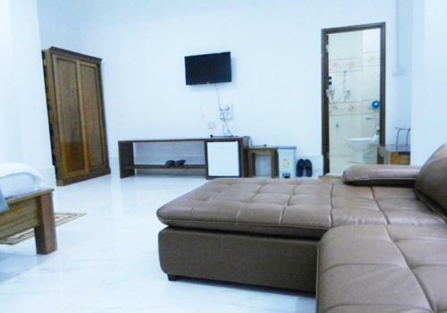 Nuttyphoy Hotel