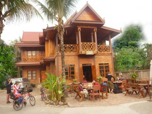 Hostal Zuela Guesthouse