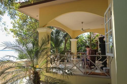 Hostal Cozy House Front Of Mekong ( Half-board )