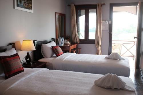 Hotel Paradise Riverview Resort