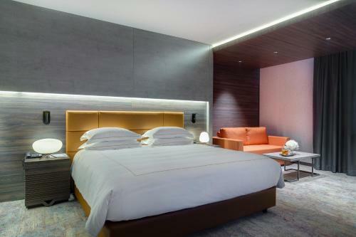 Emerald Hotel
