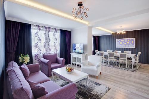 Emerald Hotel