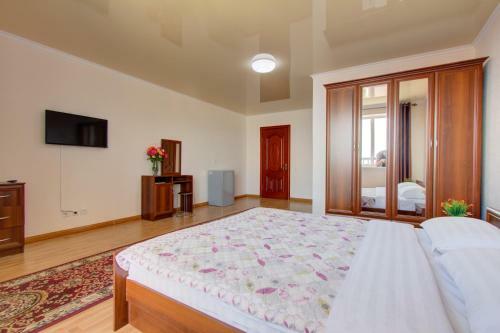Simiram Hotel