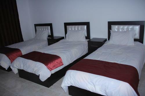 Weekend Hotel