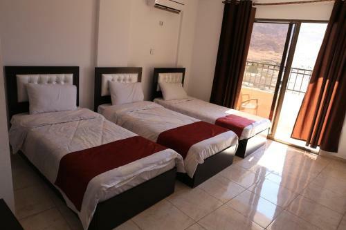 Weekend Hotel
