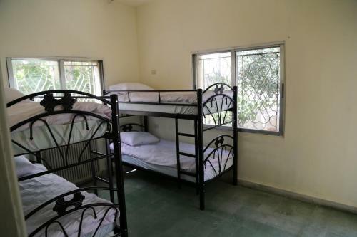 Hostel 1930