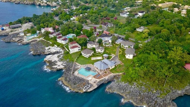 Hotel The Sov Resorts
