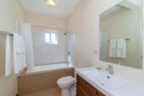 Luxury 2br Home Facing Beach W/pool Montego Bay #4