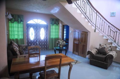 Hostal Eagle's Nest