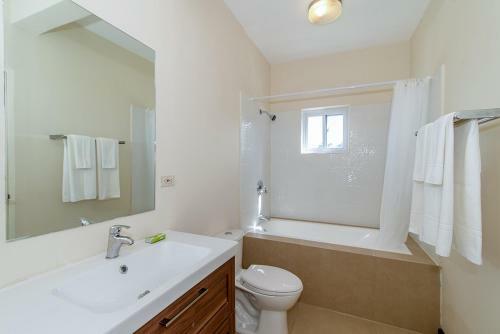 Apartamento Luxury 2br Home Facing Beach W/pool Montego Bay #5