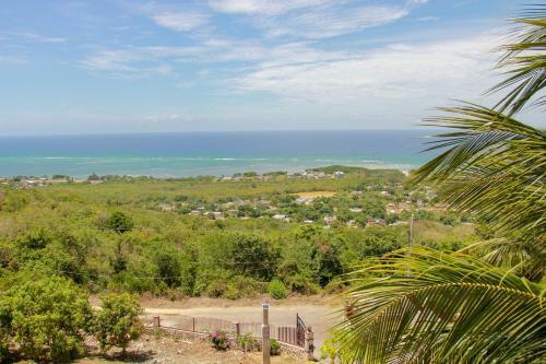 Sunshine Lodge: Your Home Away From Home