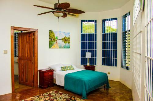 Sunshine Lodge: Your Home Away From Home