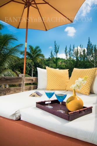Fantasy & Beachnut Villas