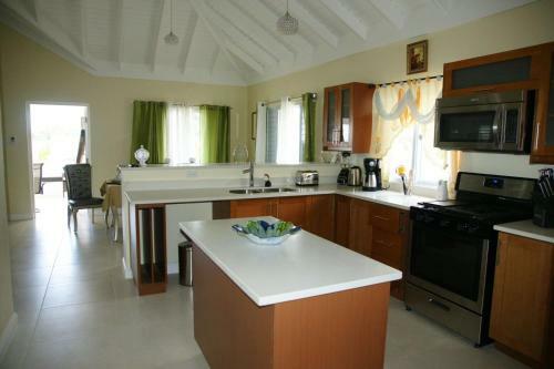 Villa Ocho Rios Under The Coolshade III