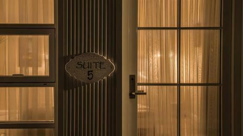 Hotel Grimsborgir Luxury Rooms And Apartments