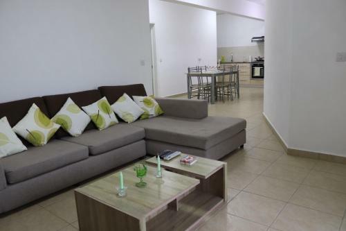 Cosy And Modern Apartment - 3 Bedroom With Pool