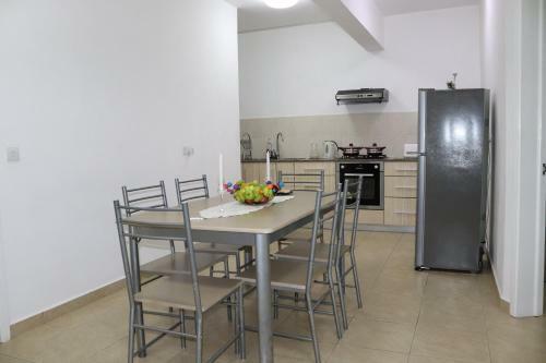 Cosy And Modern Apartment - 3 Bedroom With Pool