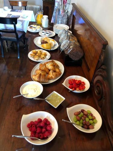 Hostal Crosshaven House