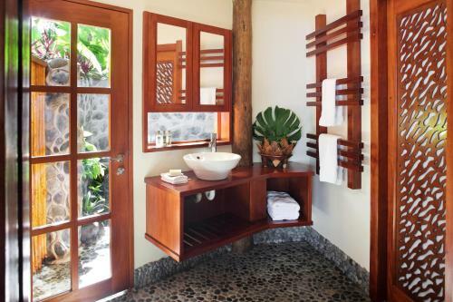 Hotel Matangi Private Island Resort - Adults Only