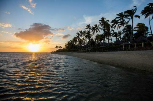Hotel Outrigger Fiji Beach Resort