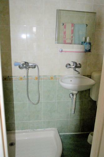 Hostal Villa Terzievi - House Of Roses