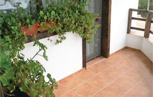 Three-bedroom Holiday Home In Iskra Village