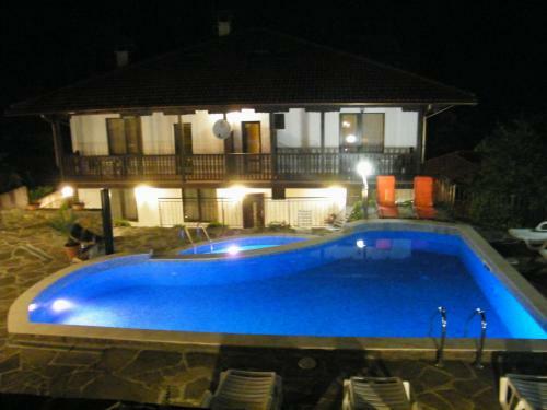 Family Hotel Chiflik Hills
