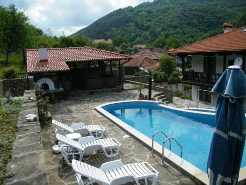 Family Hotel Chiflik Hills