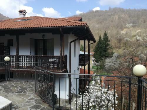 Family Hotel Chiflik Hills