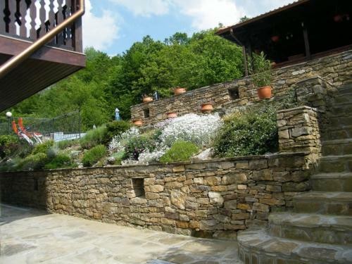 Family Hotel Chiflik Hills