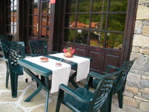 Family Hotel Chiflik Hills
