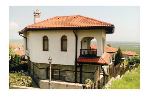 Three-bedroom Holiday Home In Kableshkovo