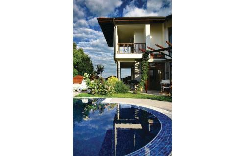 Three-bedroom Holiday Home In Kableshkovo