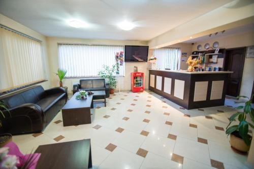 Bryasta Hotel & Restaurant