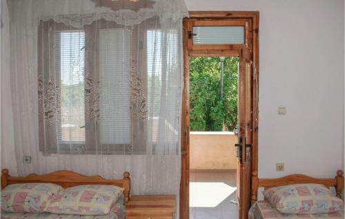 Three-bedroom Holiday Home In Krapets
