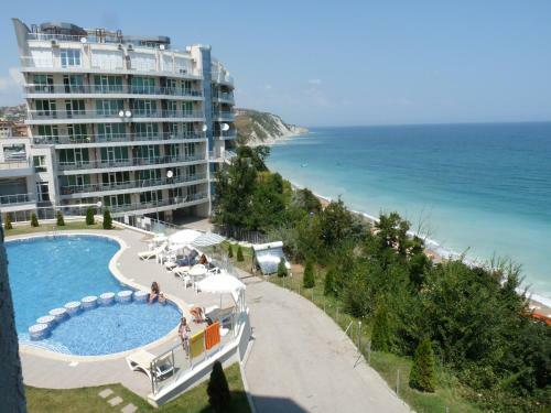 Silver Beach Apartments