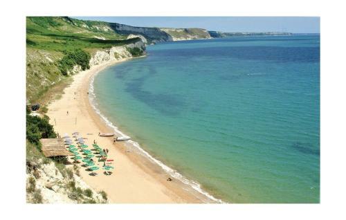 Eight-bedroom Holiday Home In Tsurkva