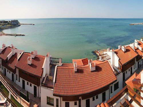 Hotel White Coast Beach Apartments