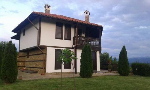 Hostal Vila Nikolina Guesthouse